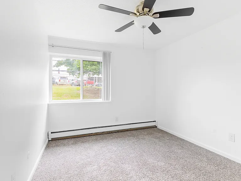 Hillcrest Club Apartments — Photo 88