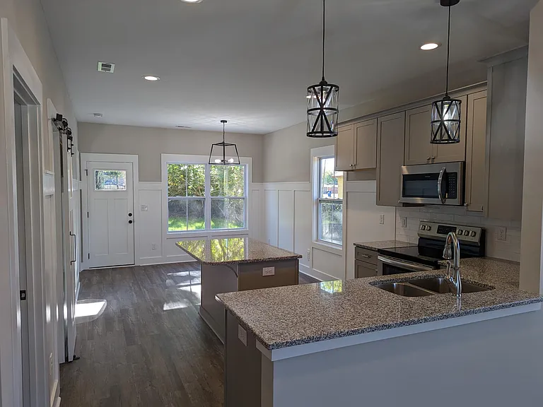 505 W Preston St — Photo 4