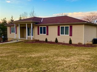 98 School Rd, Monroe, NY 10950