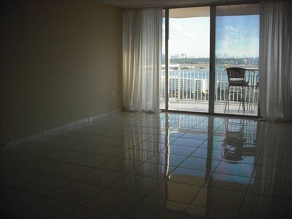 4th image of 18011 Biscayne Blvd APT 1803