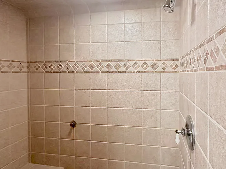 1243 S Akron Way — Photo 21