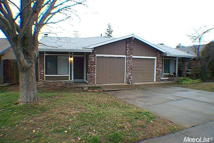 1st image of 1048-1050 Clinton Rd