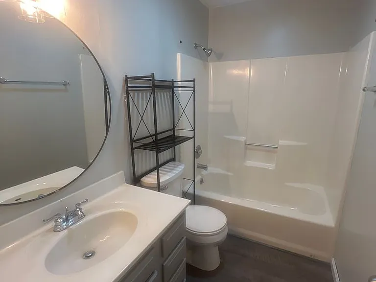 520 E Mulberry St — Photo 6