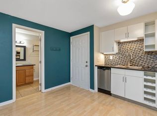9200 Greenwood Ave N APT 208, Seattle, WA 98103
