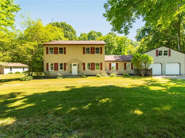 42657 Apples Way Dr, Leetonia, OH 44431