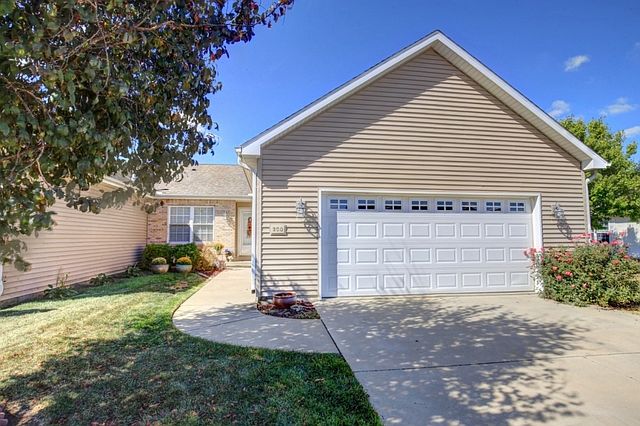 1st image of 300 Prairie Lane Dr