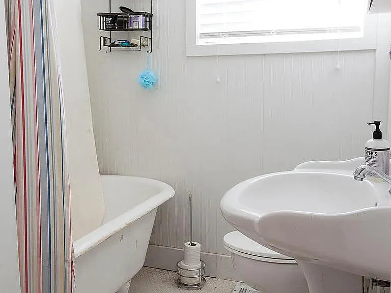 2061 Medway Rd — Photo 20