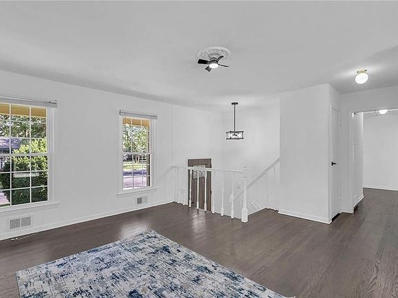 4th image of 9008 Knox Ln