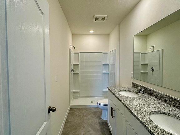 4th image of 131 Reena Dr