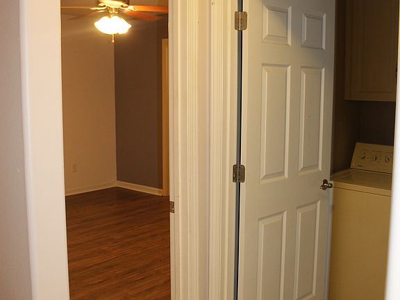 4th image of 87 Cinnamon Dr