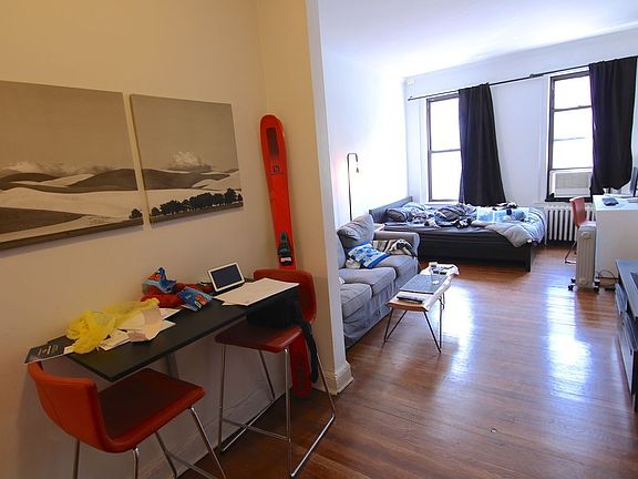 3rd image of 491 Amsterdam Ave #3A