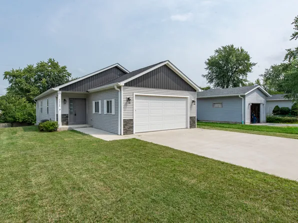 12123 222nd Ave, Bristol, WI 53104