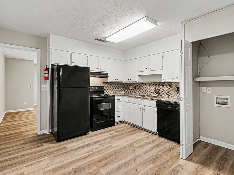 886 Martin Heights Dr #B — Photo 11