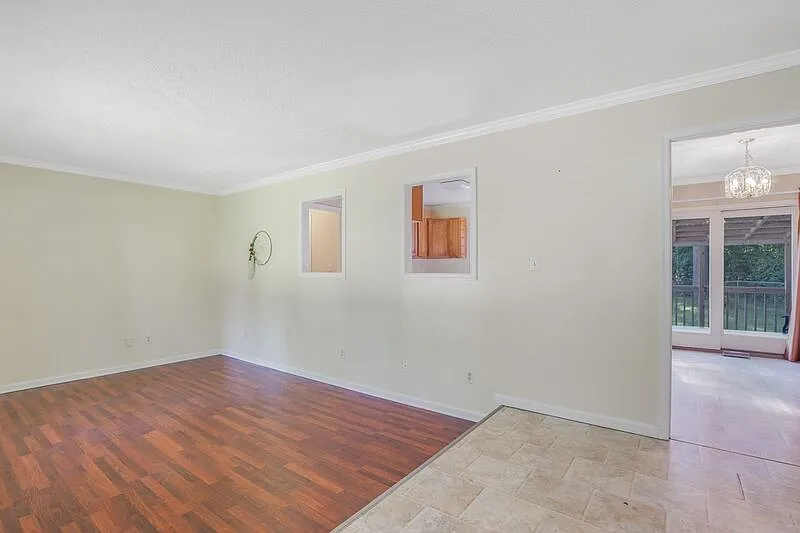 3 bed, 2.0 bath, 1360 sqft, $1,995 — Photo 4