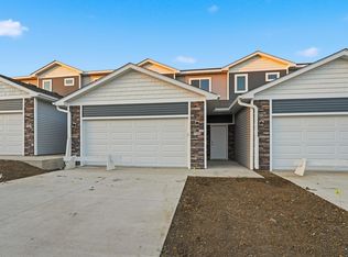 715 Campusside Pl, Norwalk, IA 50211