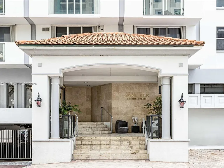 9195 Collins Ave #1104 — Photo 34