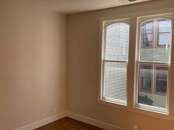 5th image of 21 Sharon St