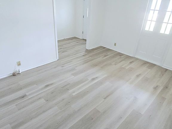 2nd image of 2732 Fairfield Ave