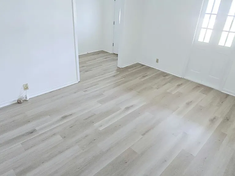 2732 Fairfield Ave — Photo 2