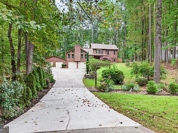 3rd image of 3570 Daylon Dr