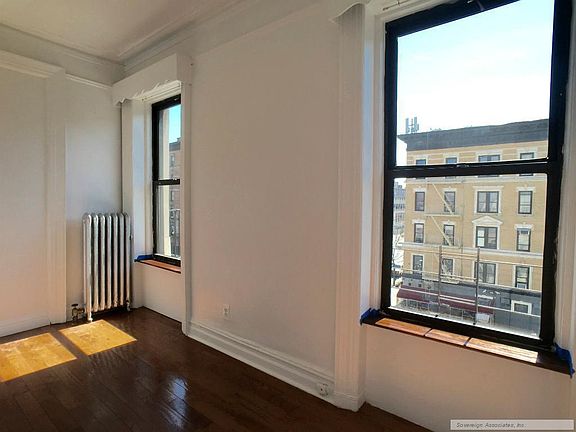 3rd image of 936 Amsterdam Ave #8