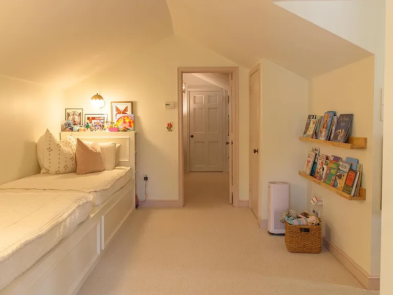 10 Robin St NW — Photo 14
