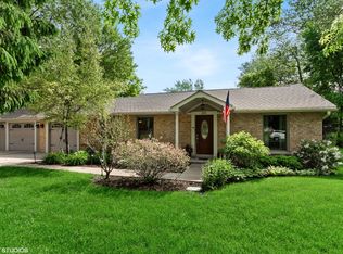 303 E Circle Ave, Prospect Heights, IL 60070