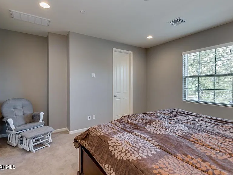 2477 W Market Pl #32 — Photo 21