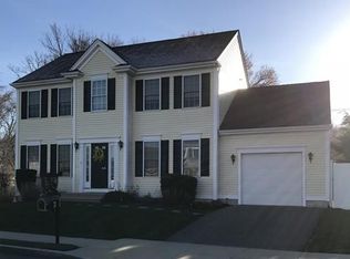 6 Schooner Ct, New Bedford, MA 02745