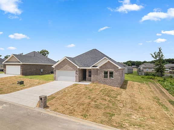 3rd image of 517 Madeleine Cir
