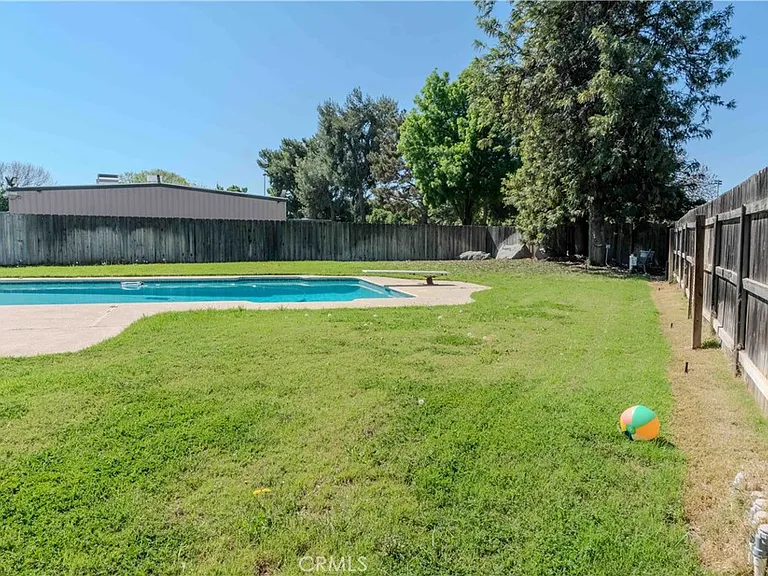 1042 Robinson Ct — Photo 54