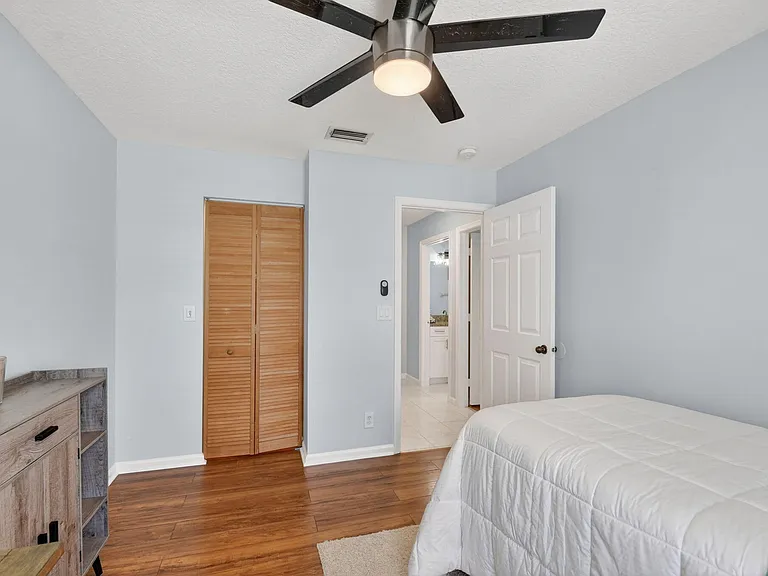 1080 Salmon Isle — Photo 42