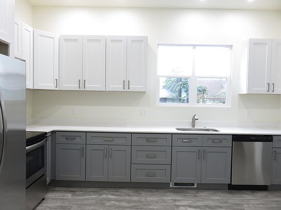3rd image of 703 S Ainsworth Ave