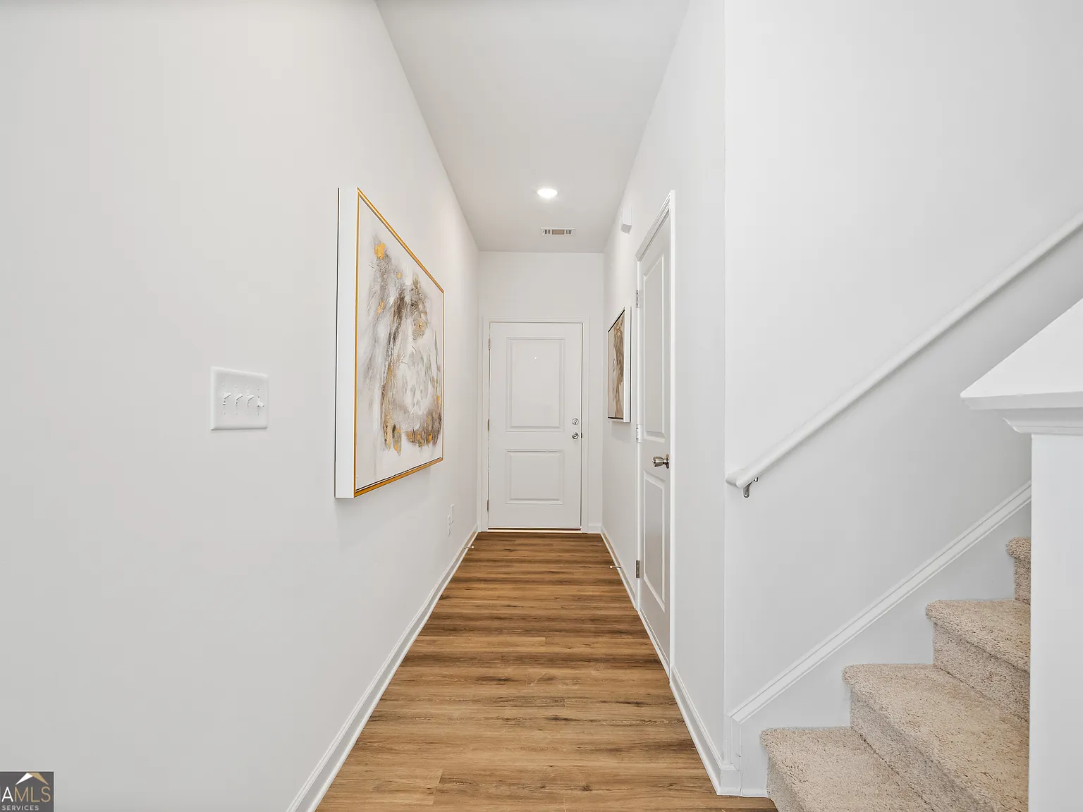 3 bed, 2.5 bath, 1748 sqft, $2,200 — Photo 2
