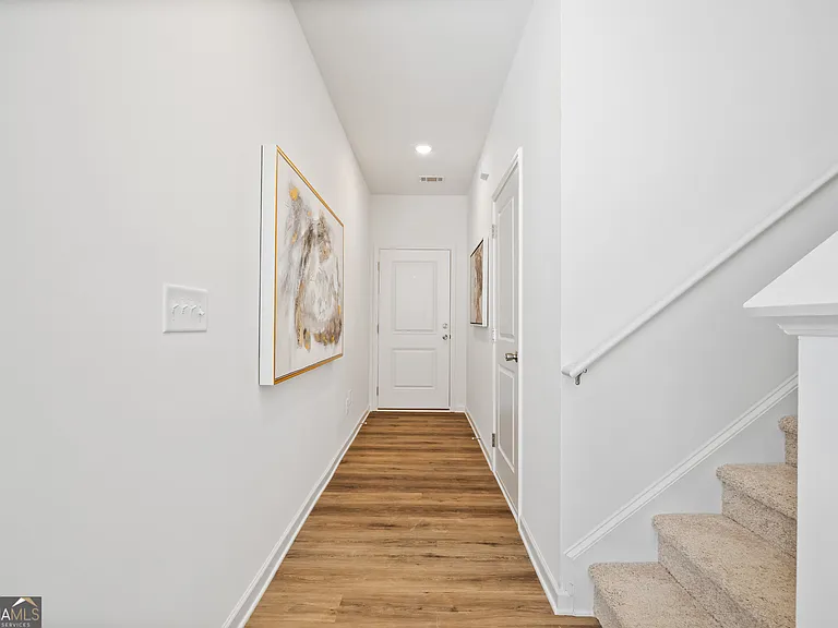 1001 Homestead Dr — Photo 2