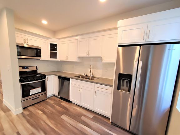 4th image of 801 1/2 N Kingsley Dr