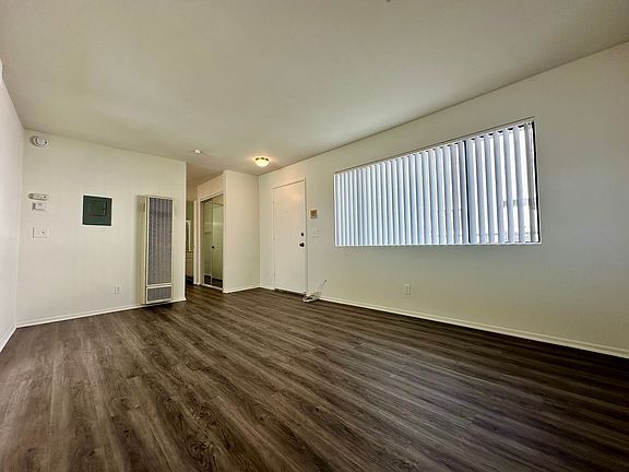 2nd image of 13119 Doty Ave APT 3