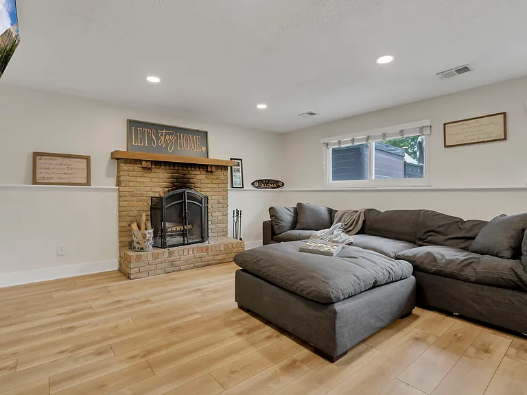 548 Theori Ave — Photo 38