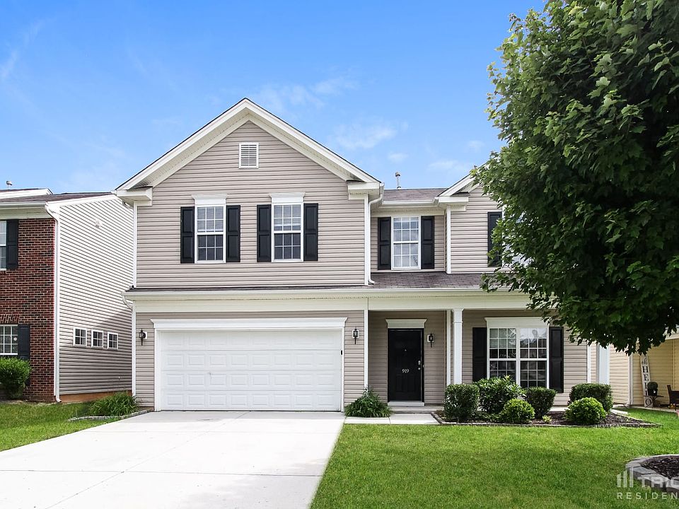 1st image of 919 Wild Wolf Dr