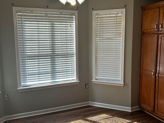3rd image of 344 Walker Field Ln