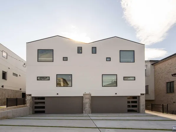 66 Henry Ave #A, Palisades Park, NJ 07650