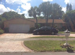 15300 Durnford Dr, Miami Lakes, FL 33014