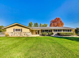 N63W15656 Claremore Cir, Menomonee Falls, WI 53051