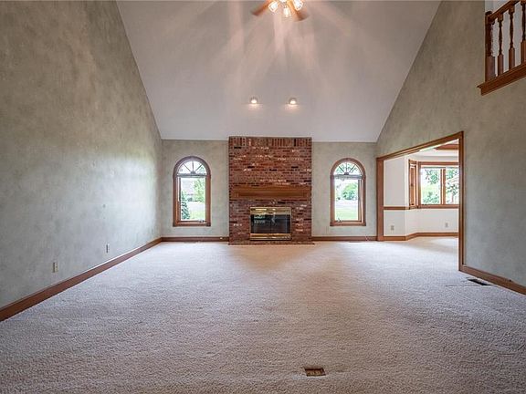 4th image of 2894 Jefferson Dr