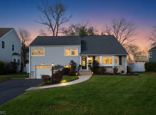 22 S Wickom Dr, Westfield Town, NJ 07090