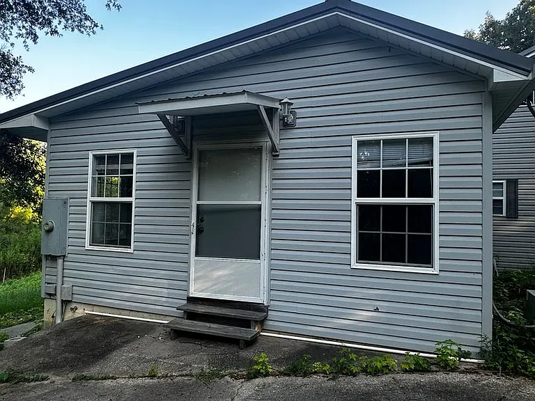 742 Old Sulphur Springs Rd — Photo 2