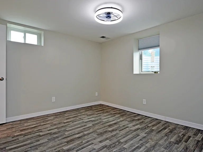 921 Oliver Ave N #921 — Photo 14
