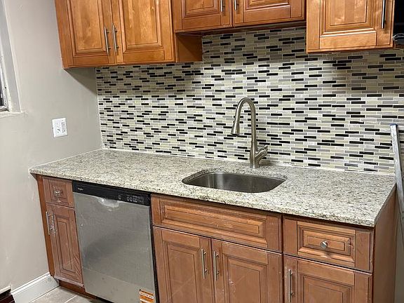 4th image of 5141 Pennway St