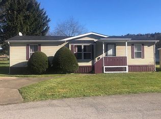 58 Maple Ct, Beaver Falls, PA 15010
