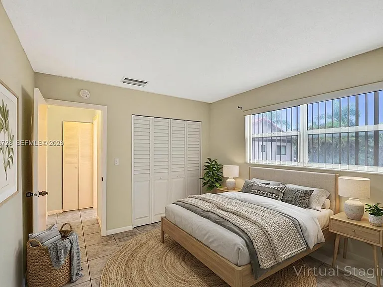 111 SE 4th Ave #8 — Photo 8